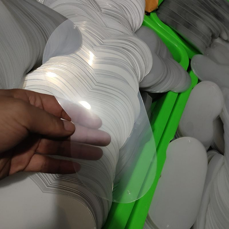 Čir&aacute; plastov&aacute; f&oacute;lie proti zamlžov&aacute;n&iacute; PET 0,25 mm